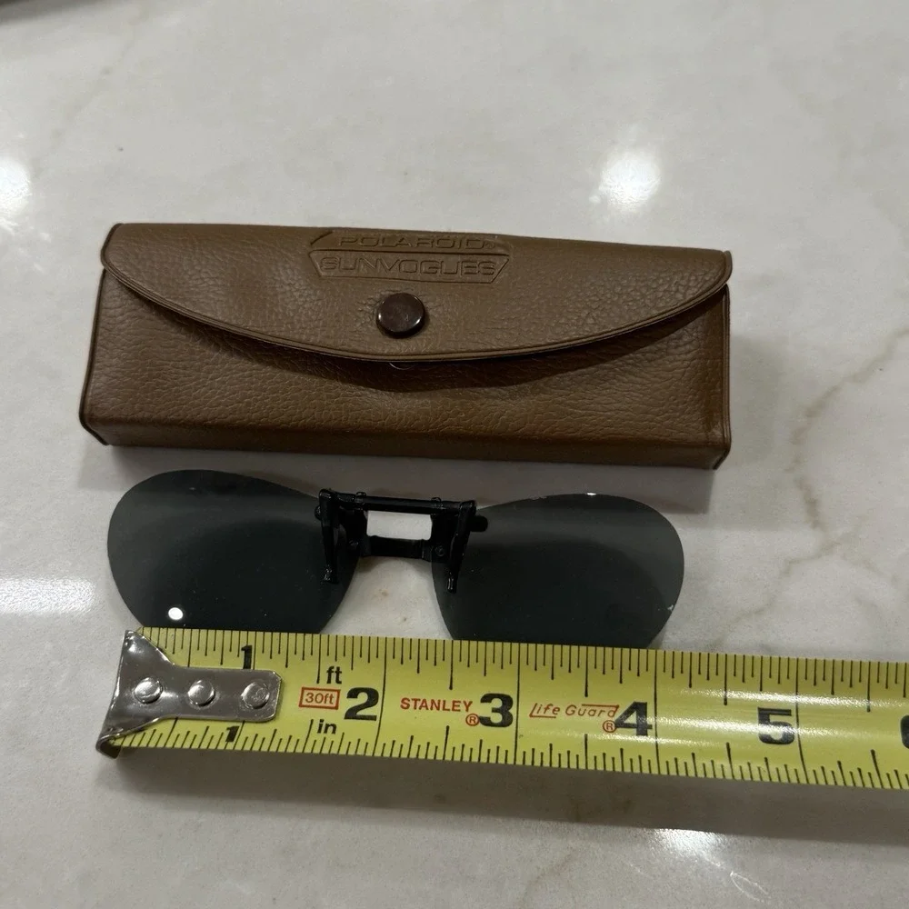American Optical Polaroid SUNVOGUES Clip-on Non-Presc Sunglasses